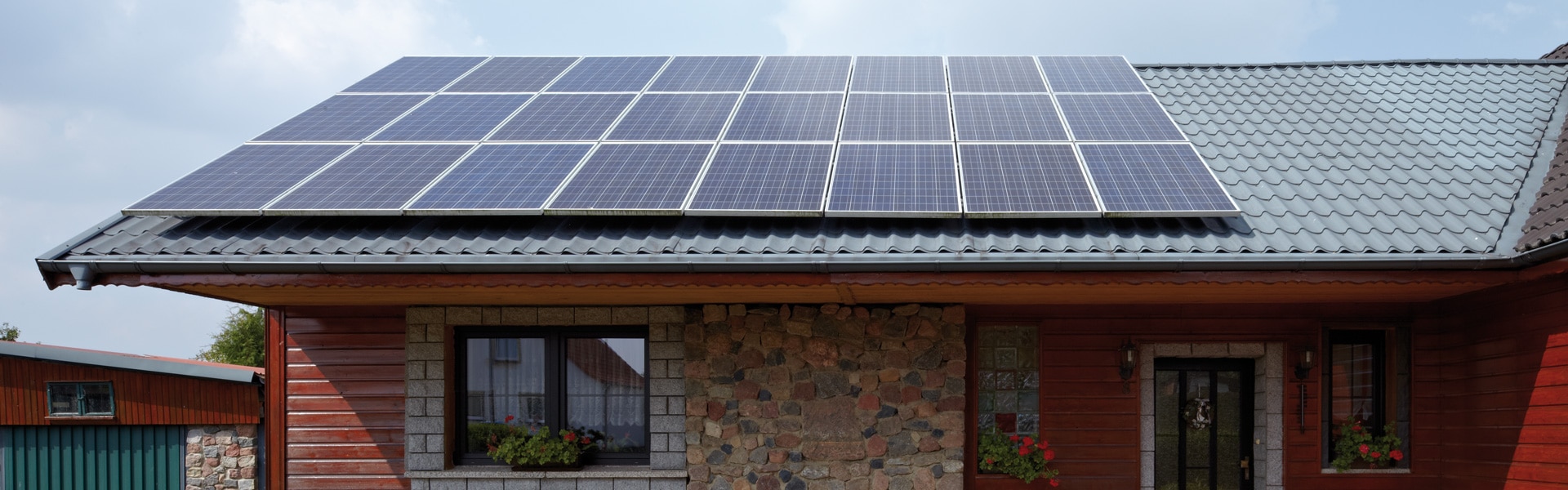 Mit einer Photovoltaik-Anlage auf dem Dach wird jeder Hausbesitzer zum Stromerzeuger.